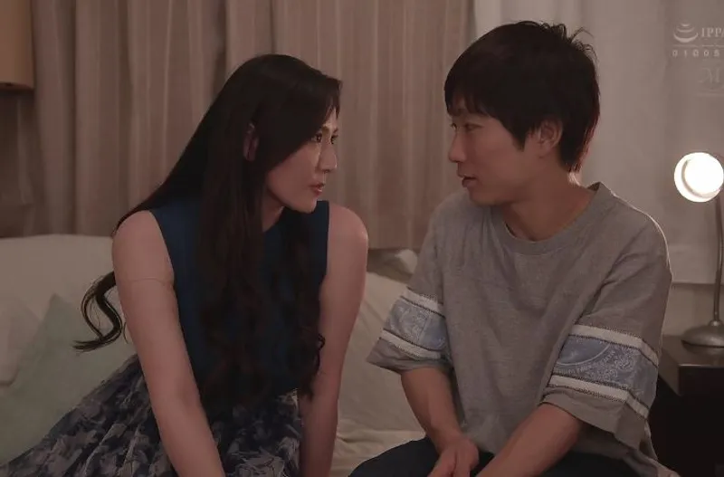 Người chồng lạnh nhạt, bà xã uống rượu rồi "đi ngoài" với cậu học sinh trẻ