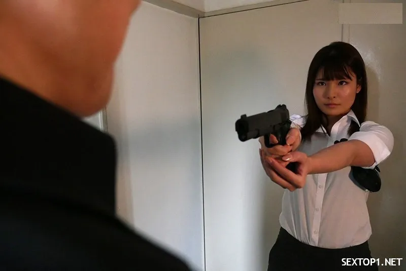 Nữ cai ngục bị tù nhân cưỡng bức tập thể